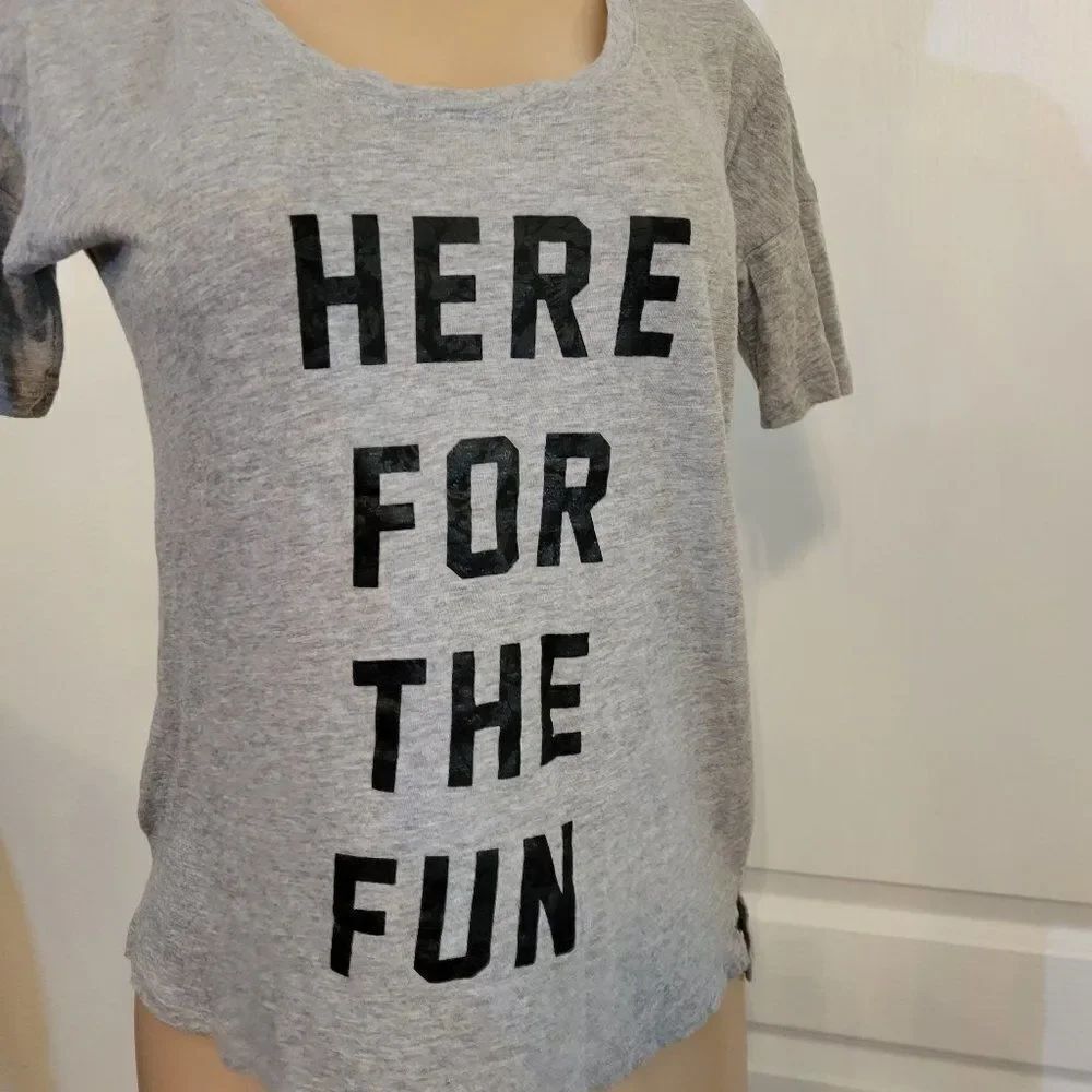 BOYFRIEND ROUND NECKLINE SHORT SLEEVE WOMEN"S T-SHIRT